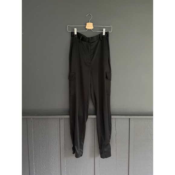 Aritzia Babaton Refined Satin Cargo Pant in Black Size 4 - Picture 4 of 16